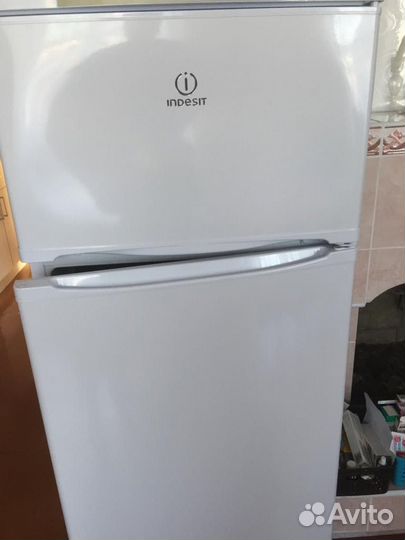 Холодильник indesit