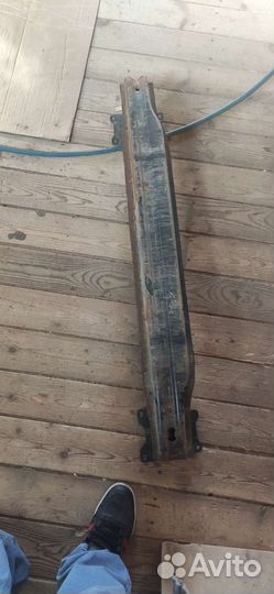 Продам усилитель бампера для Jetta 6