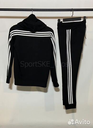 Спортивный костюм Adidas новый