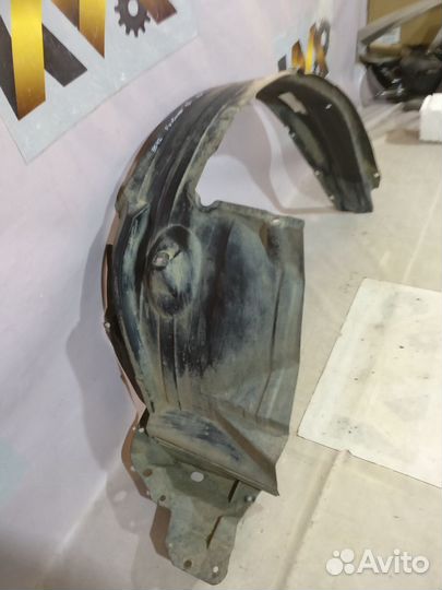 Тойота Фортунер 2015- Подкрылок правый перед 5542