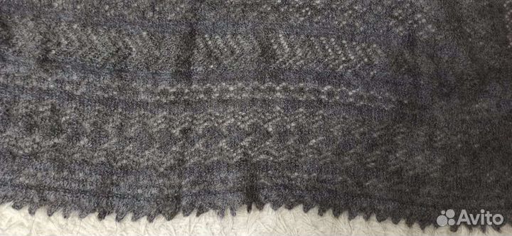 Продаётся платок ручной вязки 150*150