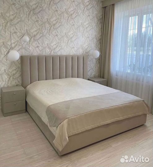 Кровать двухспальная с подьемным механизмом