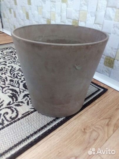 Глиняный горшок большой для цветов б/у