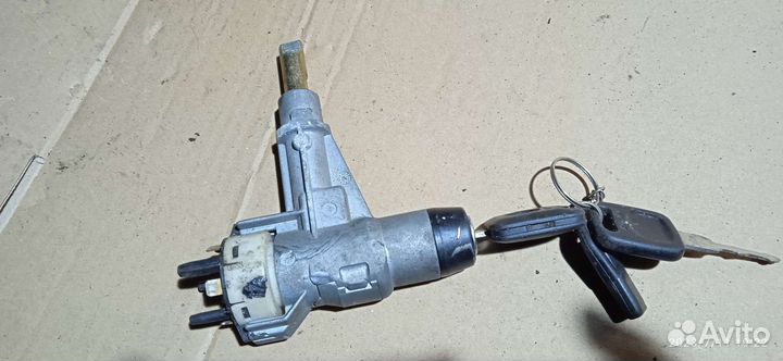 Замок зажигания Audi 80b3