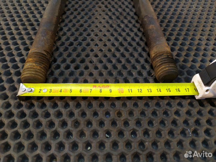 1739282 Стремянка рессоры задней