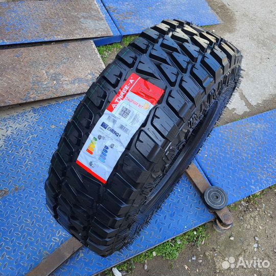 Three-A Challenger M/T 285/70 R17 121Q