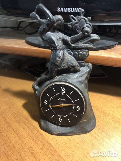 Настольные Часы Молния 1961 год