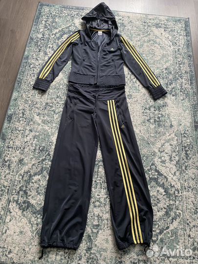 Костюм спортивный