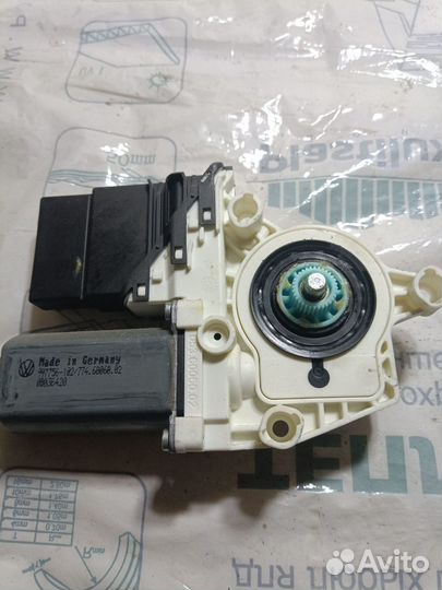 Мотор стеклоподъёмника задний левый VW Passat b6