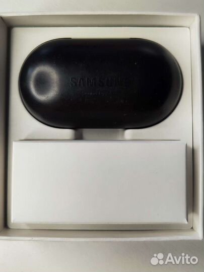 Беспроводные наушники samsung Galaxy buds