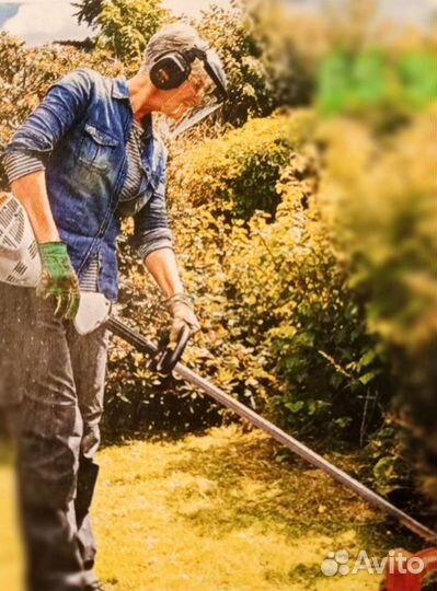 Покос травы триммером