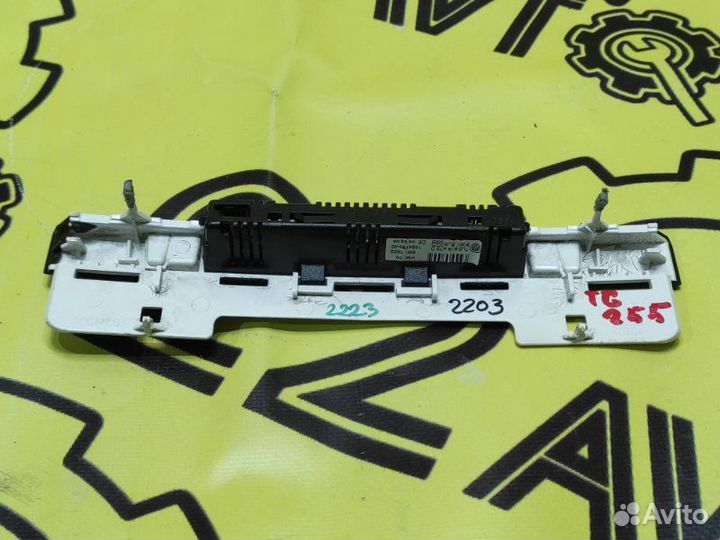 Дисплей Volkswagen Touareg 7L AXQ 2005