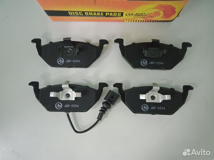 Колодки передние Volkswagen Golf 4-5-6/ Jetta