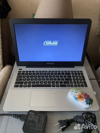 Ноутбук asus R556Q
