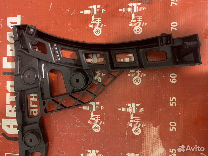 Volkswagen Polo Кронштейн заднего бампера левый