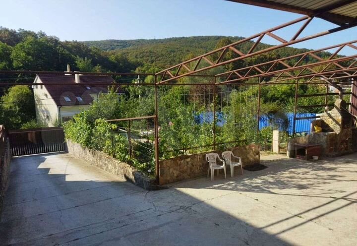 Дом 220 м² на участке 5 сот.