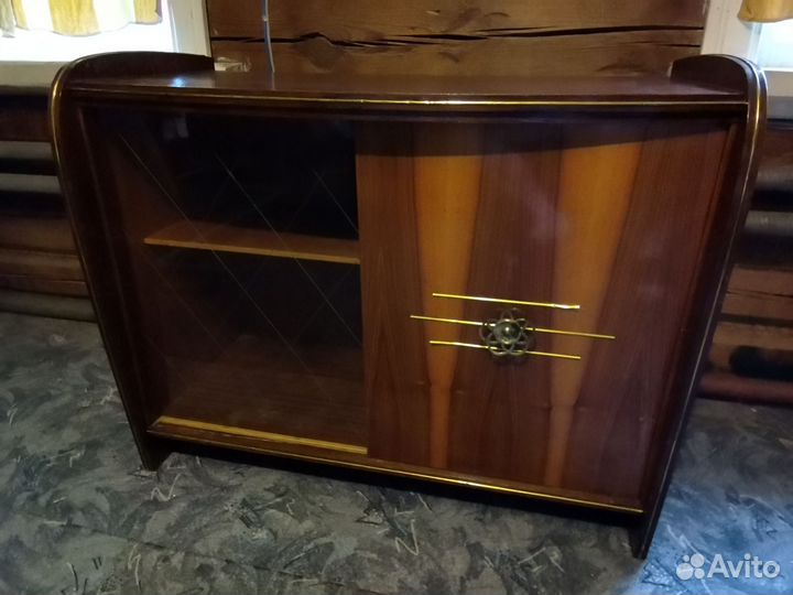 Тумба под телевизор (СССР)