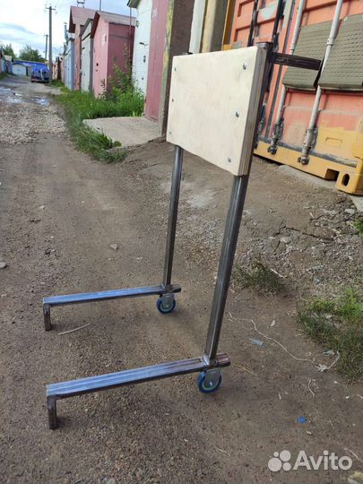 Стойка для лодочного мотора