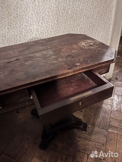 Антикварный столик
