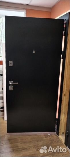 Дверь входная металлическая