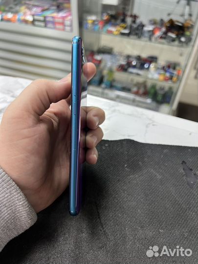 HONOR 10, 4/64 ГБ
