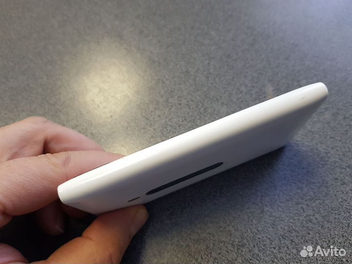 Nokia Lumia 800, 16 ГБ