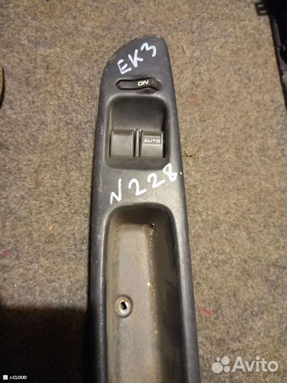 Блок упр. стеклоподьемниками на honda civic EK3