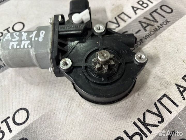 Моторчик стеклоподъемника передний правый