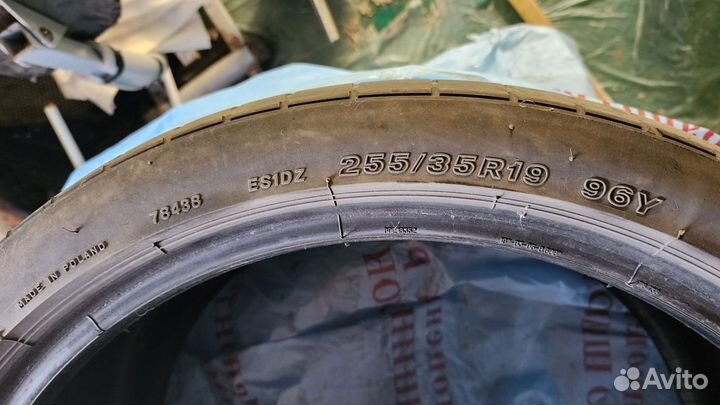 Bridgestone Potenza S001 255/35 R19 96Y