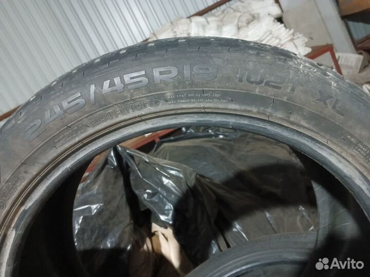 Nokian Tyres Hakkapeliitta 8 245/45 R19 102T