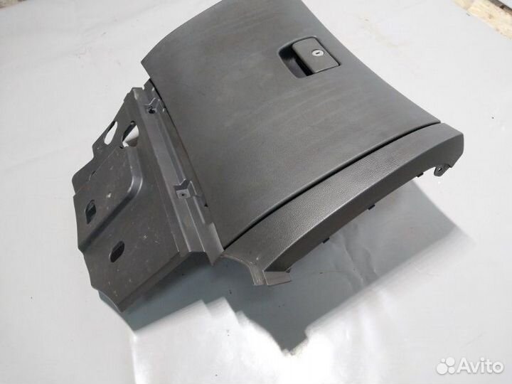 Бардачок Chevrolet Cruze седан 1.6 F16D3 2010