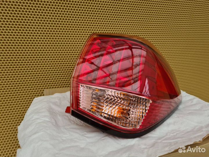 Фонарь в крыло задний правый Infiniti Qx56 Qx80
