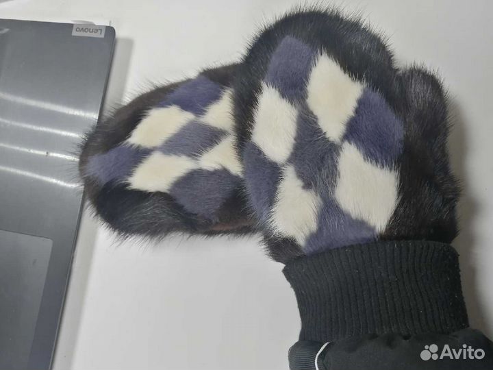 Норковые варежки новые