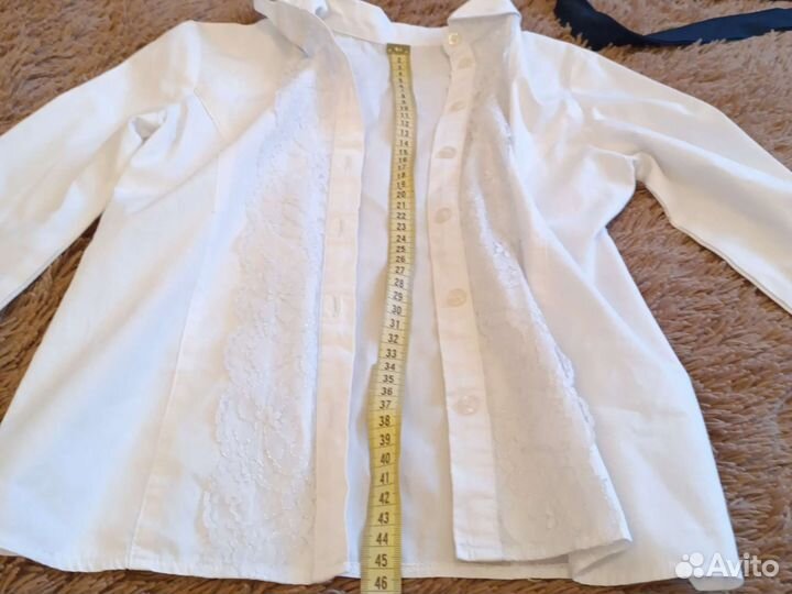 Белые хлобковые блузки 140