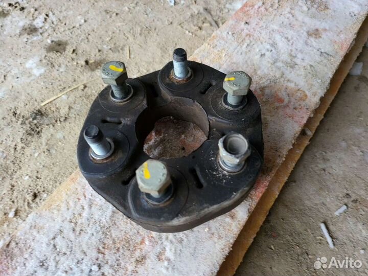 Эластичная муфта карданного вала Genesis G80 2019