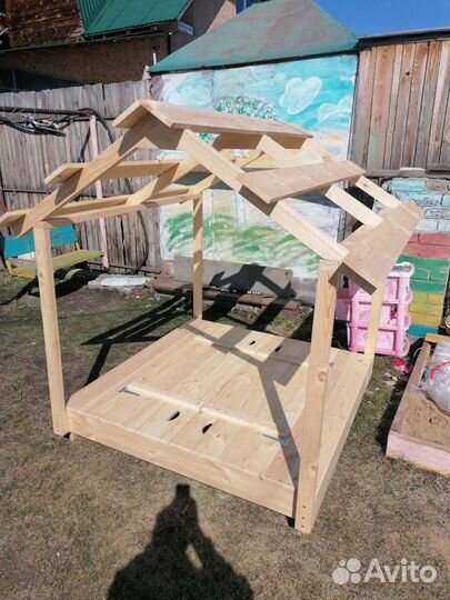 Детская песочница с крышкой