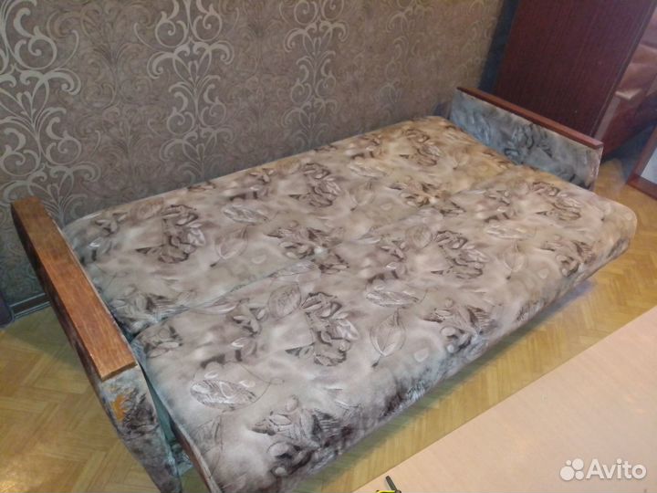 Диван, комод, антресоль