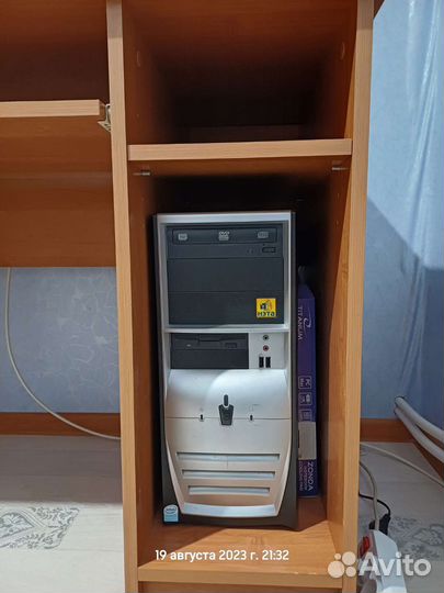 Компьютерный столик бу