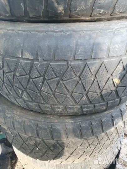 Bridgestone Blizzak DM-V2 275/50 R20
