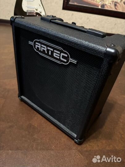 Электрогитара