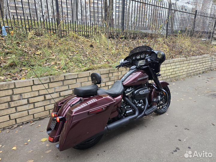 Harley-Davidson Street Glide Special