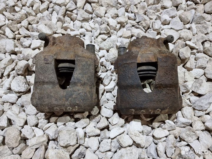 Суппорт передний Поло