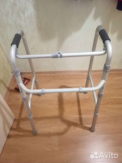 Ходунки Otronica XS305 и кресло-туалет Армед Н020В