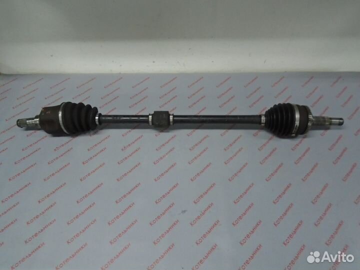 Nissan 39100-AU315 Вал приводной правый