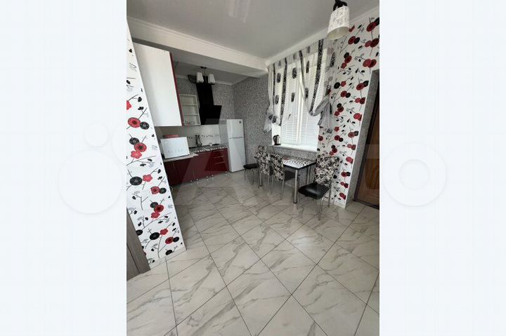 1-к. квартира, 42 м², 4/4 эт.