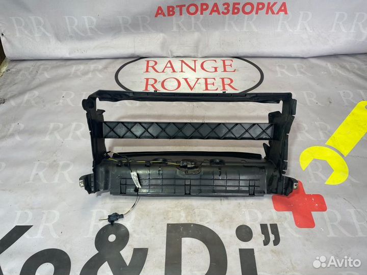 Воздухозаборник передний Land Rover Sport 1 L320