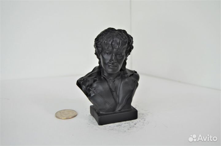 Бюст Цой В. Р. чугун