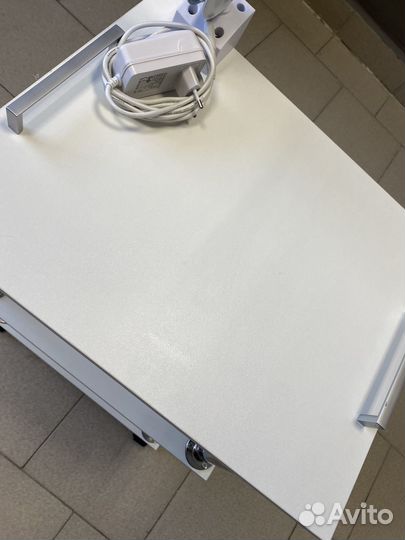 Тележка косметологическая