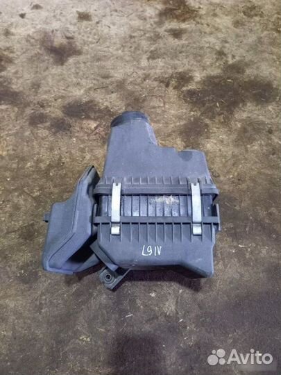 Корпус воздушного фильтра Mitsubishi Lancer седан