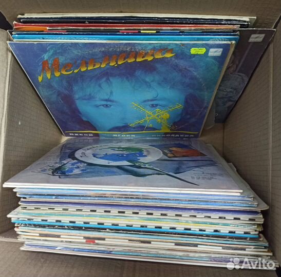 Виниловые пластинки много